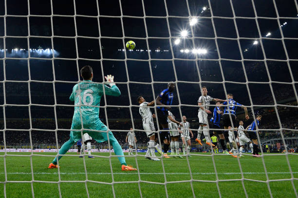 而命中门框 而命中门框