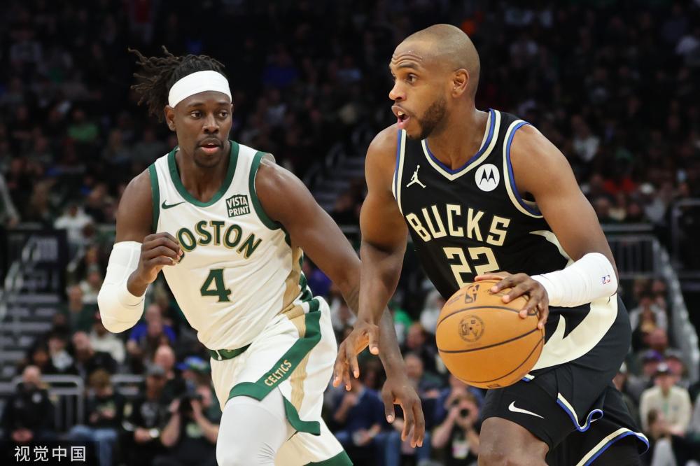 教练在场上 教练在场上